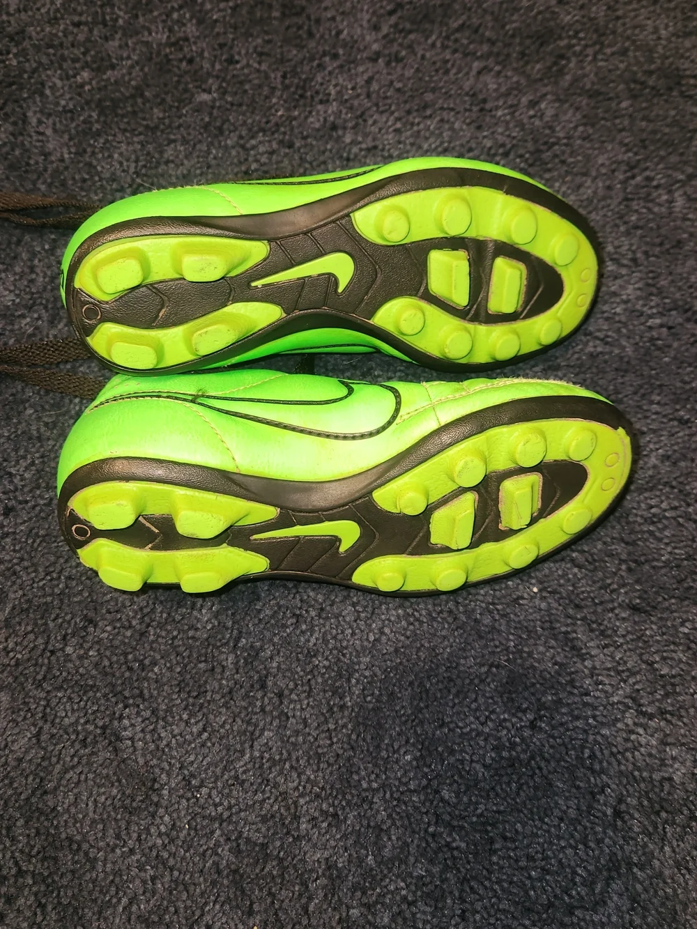 Nike Kids' Green Tiempo Soccer Cleats